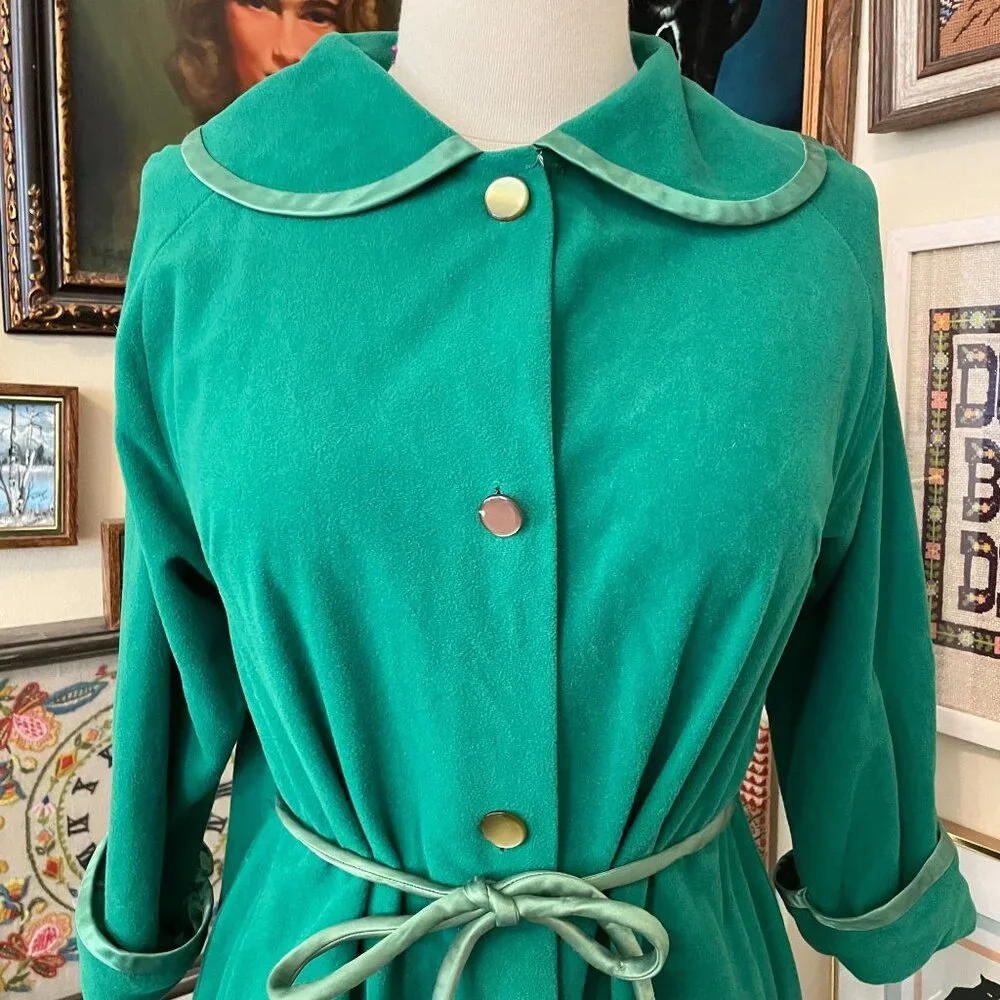 70s Vintage Appel Green Women's Robe With Green Buttons & Satin Belt Size XL - Picture 2 of 8